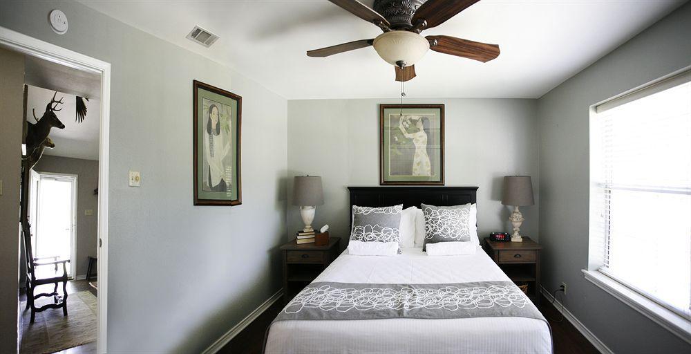 Hotel Camp Lucy Dripping Springs Exterior foto