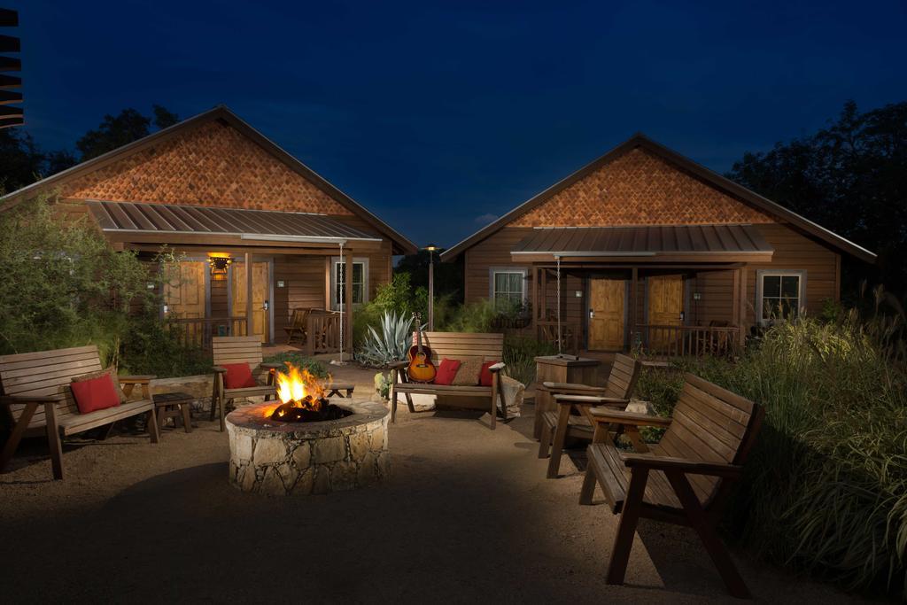 Hotel Camp Lucy Dripping Springs Exterior foto