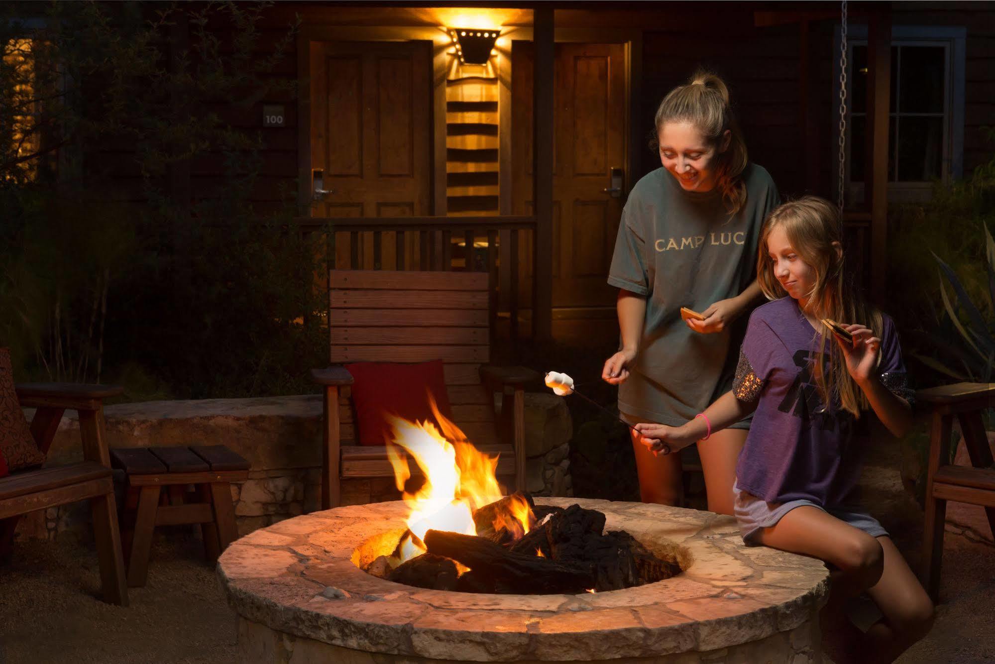 Hotel Camp Lucy Dripping Springs Exterior foto